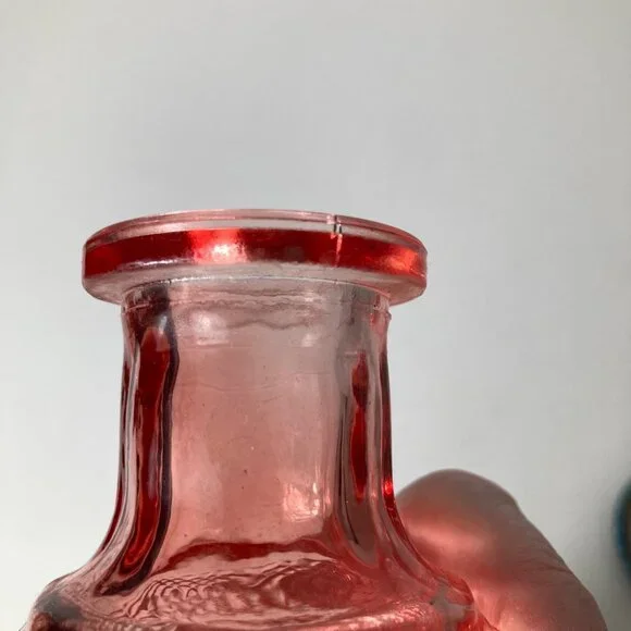 Vintage Diamond Pattern‎ Pressed Glass Bud Vase Pink 4.5" - Picture 7 of 7